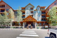 Keystone Condo w/Mountain Views, Shared Pool/Hot Tub - Near Ski Lift/Restaurants