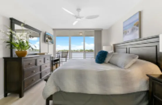 Expansive Bay Views and Private Balcony - Stunning Coastal Retreat