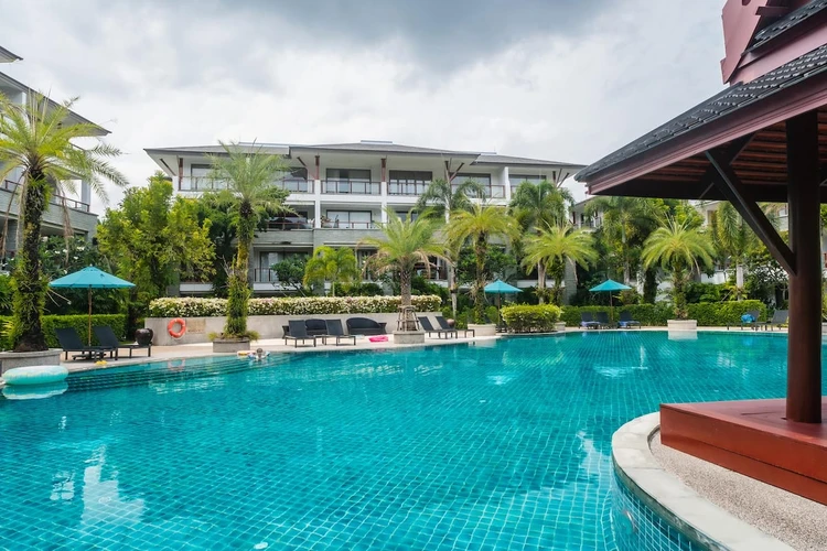 รูปภาพของElegant Beachfront 3BR Condo at Pearl of Naithon