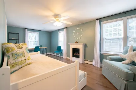 Charming Outdoor Oasis with Fire Pit - Inviting Cape Cod Retreat