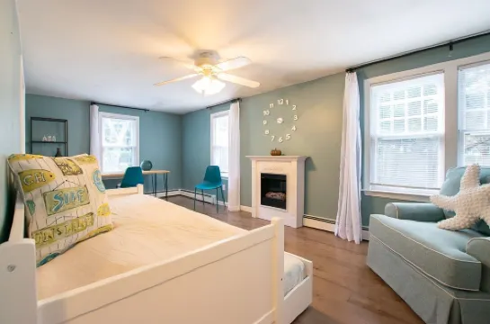 Charming Escape Near Rock Harbor - Cozy Coastal Retreat 奧爾良酒店