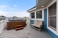Oceanside Home with Hot Tub and Resort Amenities - Charming Escape