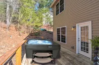 Wonderful Home with Hot Tub Hotels in Buncombe County