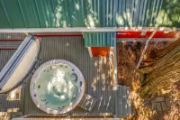 Private Hot Tub and Scenic River Views - Charming Rustic Oasis Hotels in Greenwater