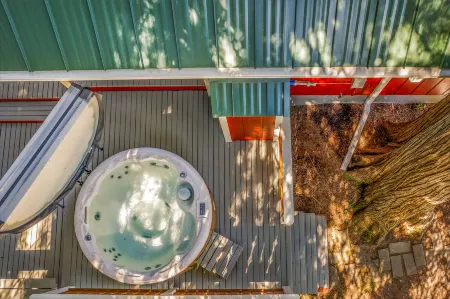 Private Hot Tub and Scenic River Views - Charming Rustic Oasis