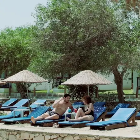Maya Bistro Hotel & Beach