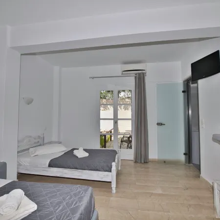 Ira Apartments