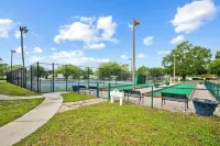 3 BEDROOM BEACH HOUSE WITH GOLF CART!