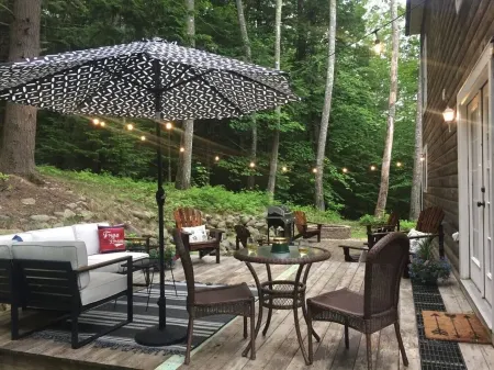 White Mountains sleeps 11 PET FRIENDLY with indoor/outdoor pools, hiking/biking Отели в г. Торнтон