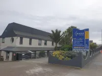 AAA Mana Motel