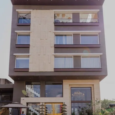 Hotel Golden Aura