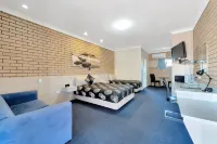 Warwick Settlers Inn Hotels in Warwick