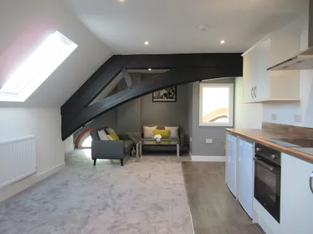 Emmanuel Church Apartments Отели в г. Вулстон