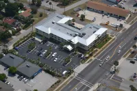Holiday Inn Express JACKSONVILLE BEACH by IHG - parking
