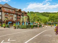 Chateau Ridge Chalets Hotels near Blue Mountain