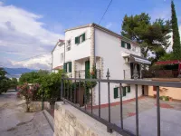 Apartment in Slatine Near the Beach Hotels near Čiovo - Slatine - Central Dalmatia Croatia - Bike Tracks