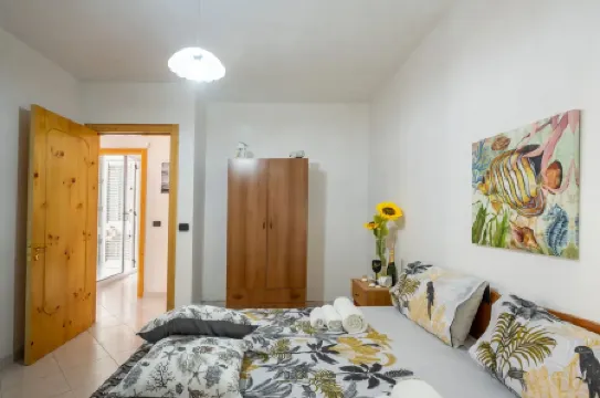 PRIVATE VILLA WITH Wi-Fi, PARKING AND AIR CONDITIONING