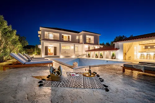 Aigli Villa