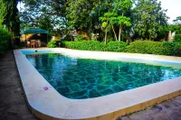 JoysVilla Family Holiday Home - piscine