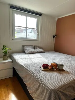 City Centre Treehouse with Backyard - Two Bedroom Apartment