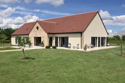 Aux 3 Forêts Hotels in Commentry