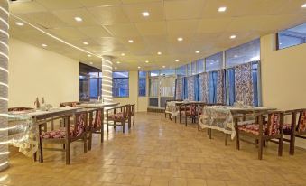 Treebo Kosmos Anamika, 1 Km from Nainital Lake