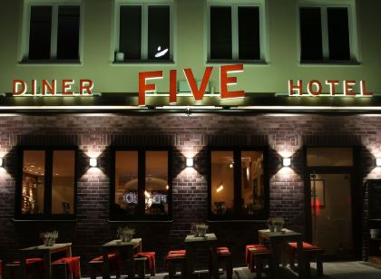 Hotel Five