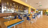 埃爾切AG塞爾科特爾快捷酒店 - 早餐