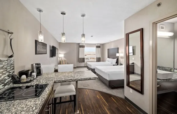 斯威夫特卡倫特霍姆套房酒店