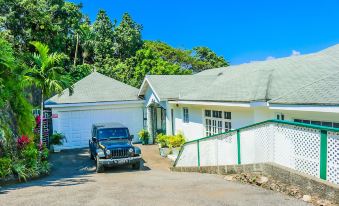 Pink Rock Inn Bed and Breakfast