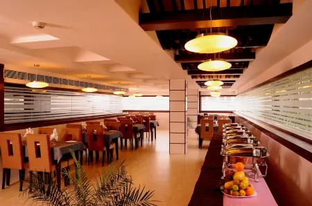 Holiday Vista Thekkady a Premium Hotel Near Periyar Wild Life Sanctuary with Sky View Pool