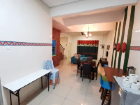 The Woodz Homestay - 2 Storey House