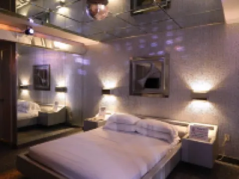 Commack Inn Hotels in Commack