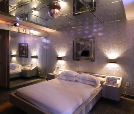 Commack Inn Отели рядом с достопримечательностью «Государственный колледж Эмпайр»