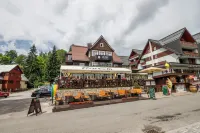 Hotel Jelinek Отели рядом с достопримечательностью «Špindlerův Mlýn Ski Resort»