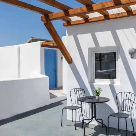 Eleven Keys Mykonos Suites Отели рядом с достопримечательностью «Пляж Орнос»