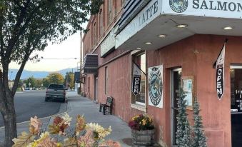 Salmon River Inn