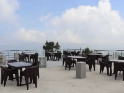 Oak Trek resort Hotels in Lansdowne