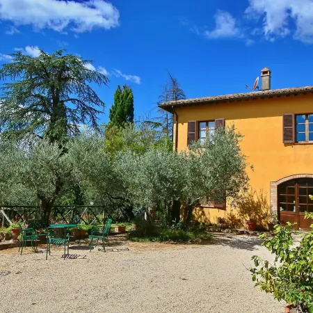 Farmhouse in Todi with Pool & Theater Nearby