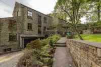 OldMill-2Bed-Sleeps6-PrivateGarden-OptionalHotTub - parcheggio