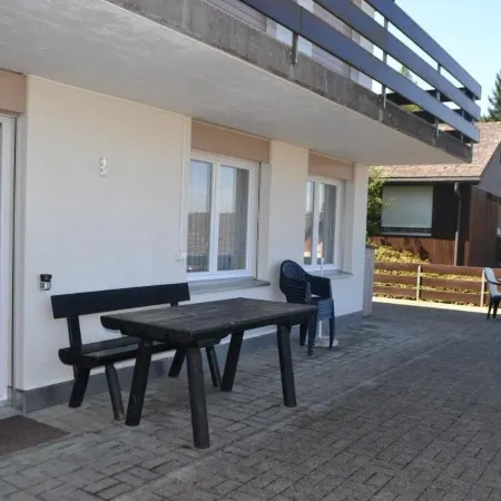 Elfe - Apartments: Three-Bedroom Apartment for 6 Guests with Patio