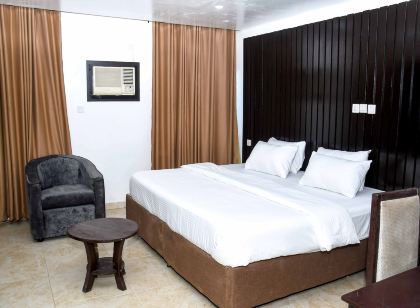 Royal Crest Hotel and Suite
