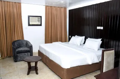 Royal Crest Hotel and Suite