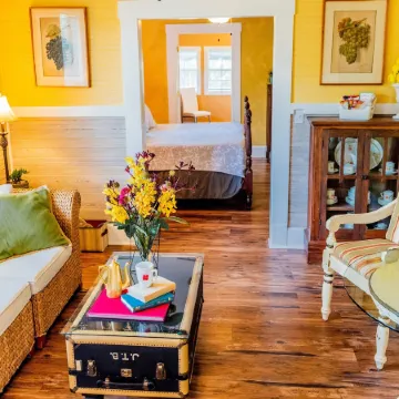 Meranova Guest Inn