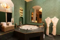 La Capria Suite Hotel Alacati - Hot Tub