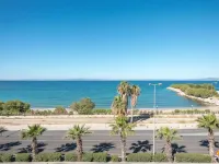 Amazing Beach Apt Panoramic View Next to Marina Alimos