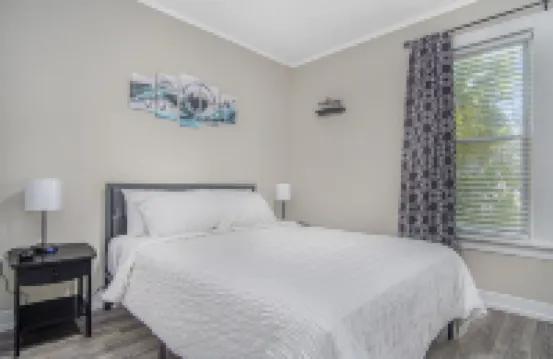 Bright Side Bungalow