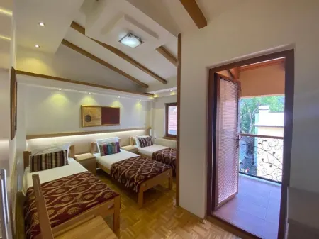 Hotel Berr Отели рядом с достопримечательностью «Старая православная церковь»