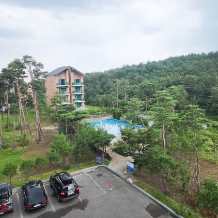Sokcho Daemyung Heidi Pension Отели рядом с достопримечательностью «Храм Синхынса»