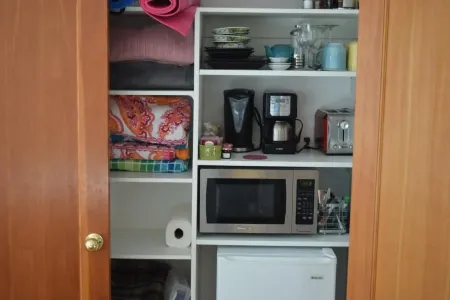 Beverly Hills Celebrity Home Отели рядом с достопримечательностью «Уотеруорлд»